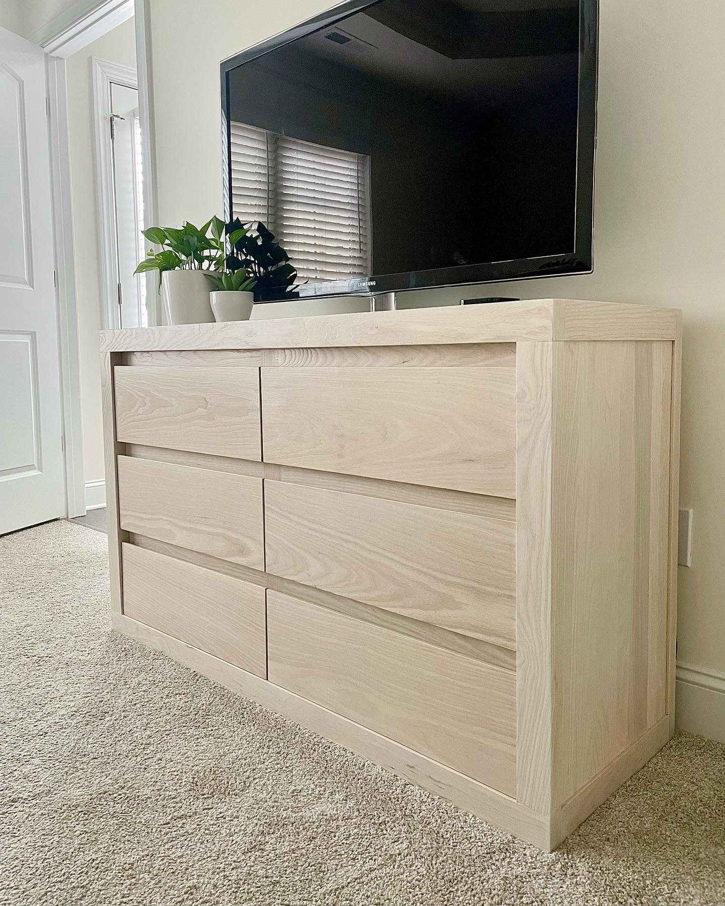 White Oak 6-Drawer Dresser